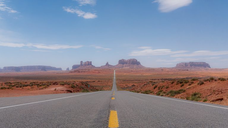 Tse' Nikani - Flat Mesa Rock Scenic Byway